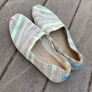 Toms 10 Stripes Colorful Classic Slip On Shoes